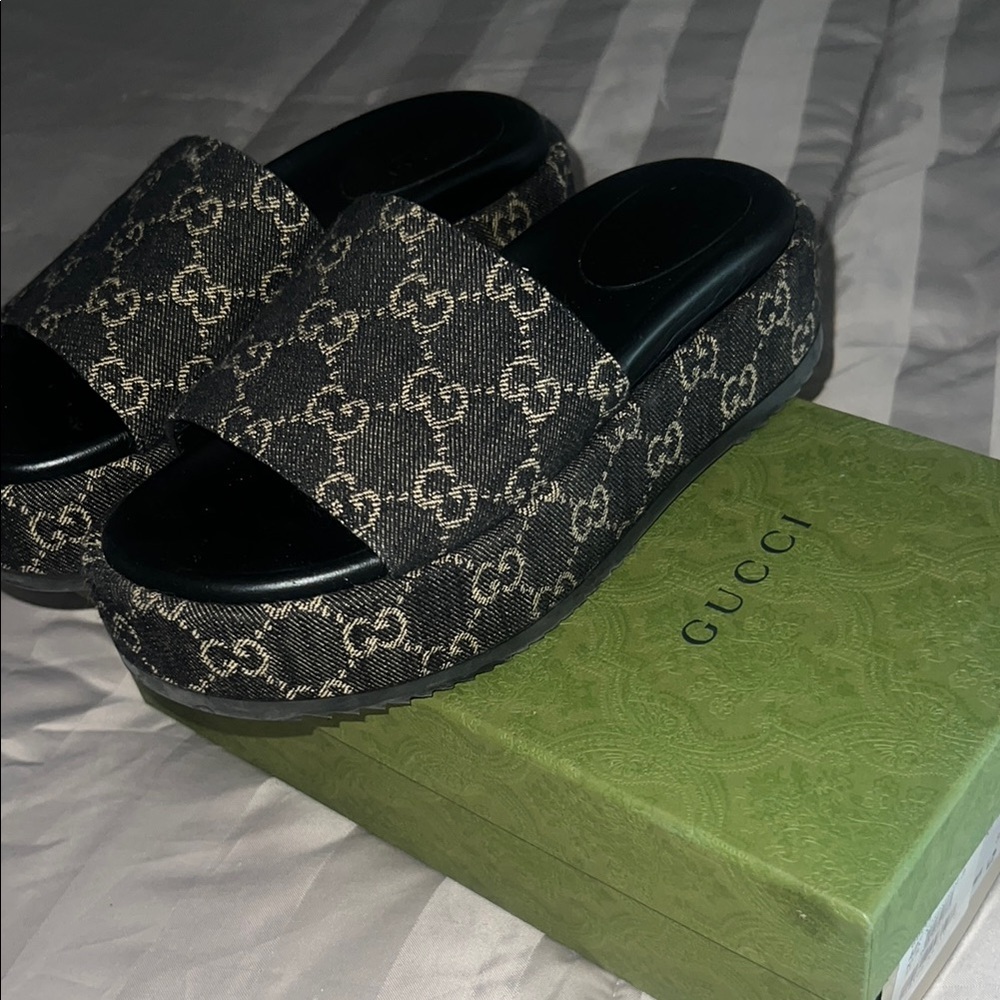 Gucci Women's Black Slide Sandals
